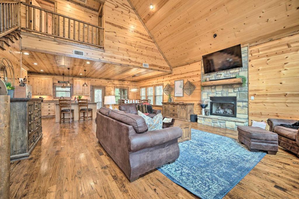 Expansive Broken Bow Cabin with Hot Tub and Playset!, Broken Bow