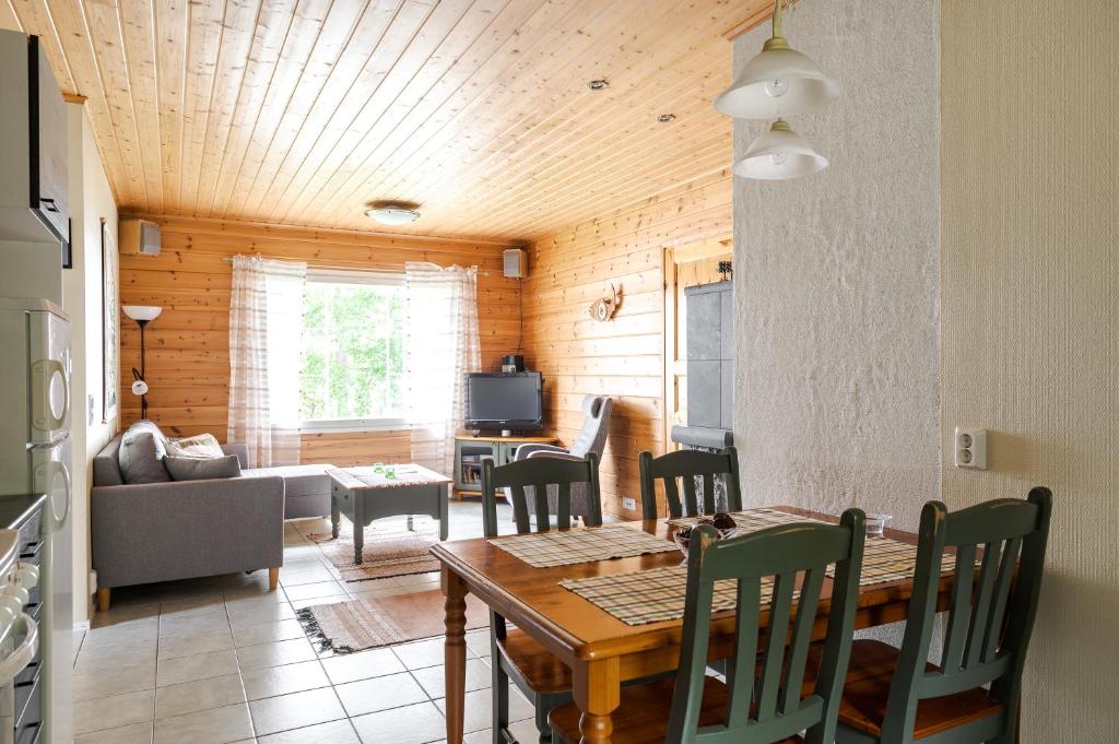 Kujanpaa | Paajoen Vuokramokit photo