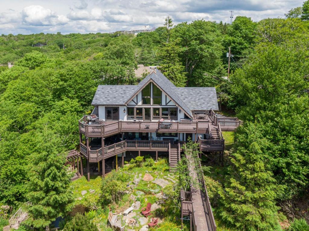 Halftime Haus, Beech Mountain