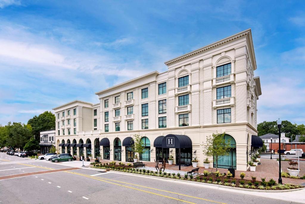 The Hamilton Alpharetta, Curio Collection by Hilton photo