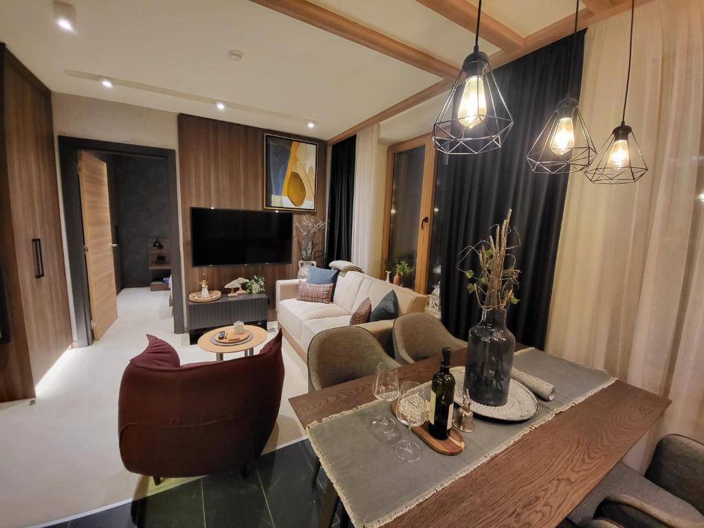 Woodside 430 Apartment - 1