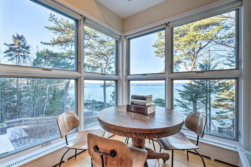 Spacious Phippsburg Home with Oceanfront Views
