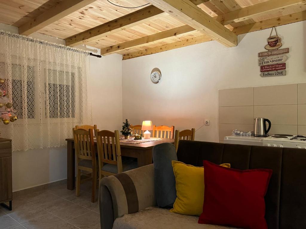 LAF Guest House - 5