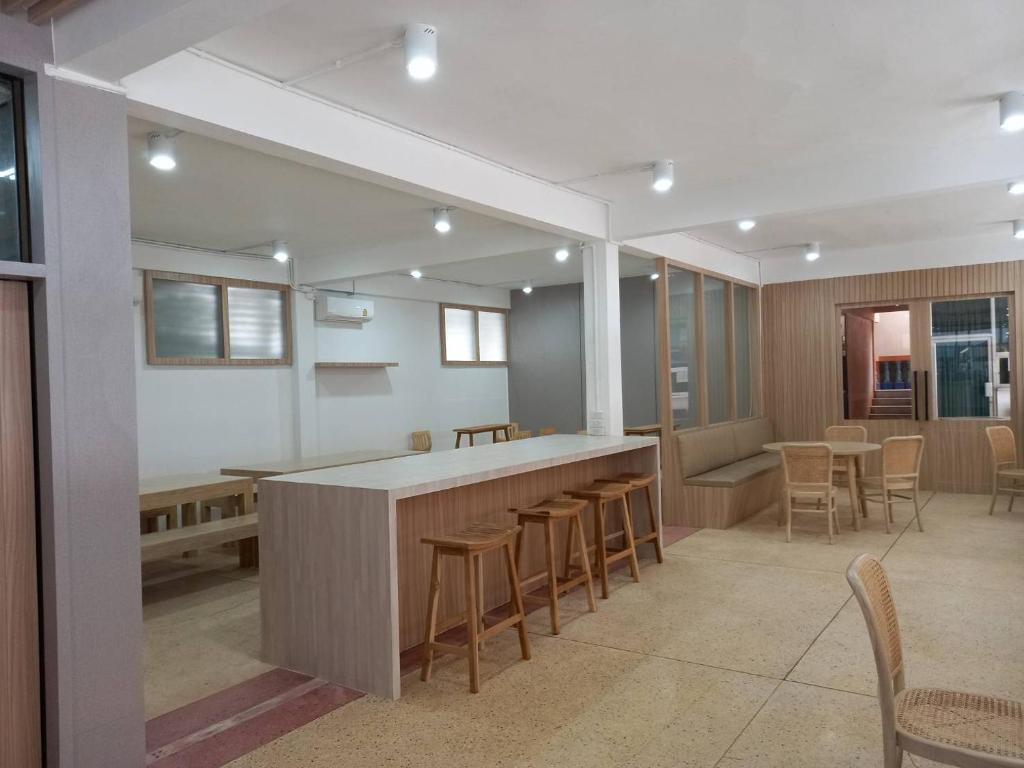 Restaurant, Sataya Apartment in Mahasarakham