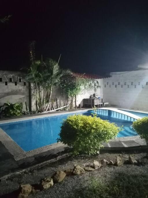 Lugar encantador con alberca