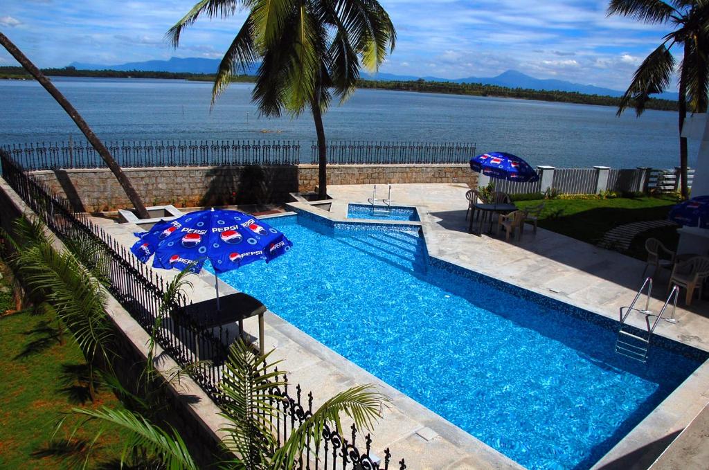 Blue Waters Resort photo