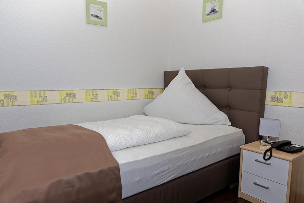 Hotel Huttl - Garni photo