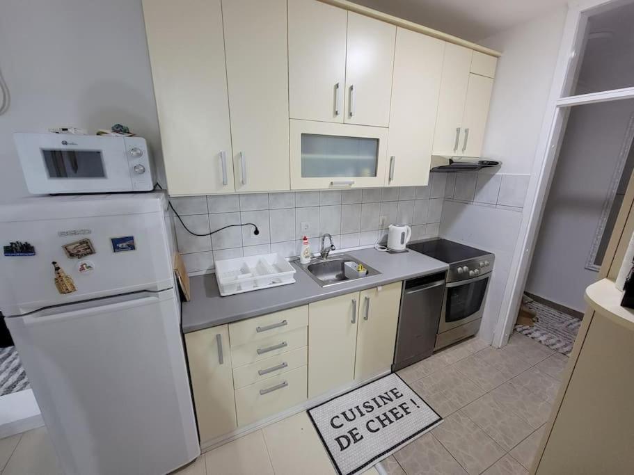 Spacious Apartment in Novi Sad - 3