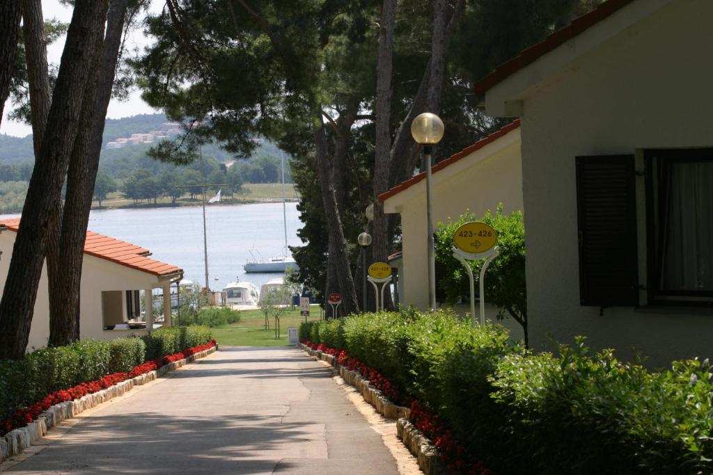 Apartments Galijot Plava Laguna — Hotel building in Poreč, Istria