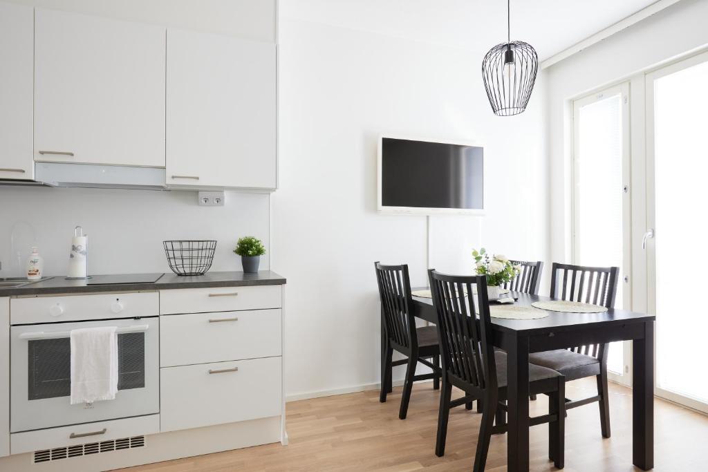 New apartment w/WiFi & car park, Turku