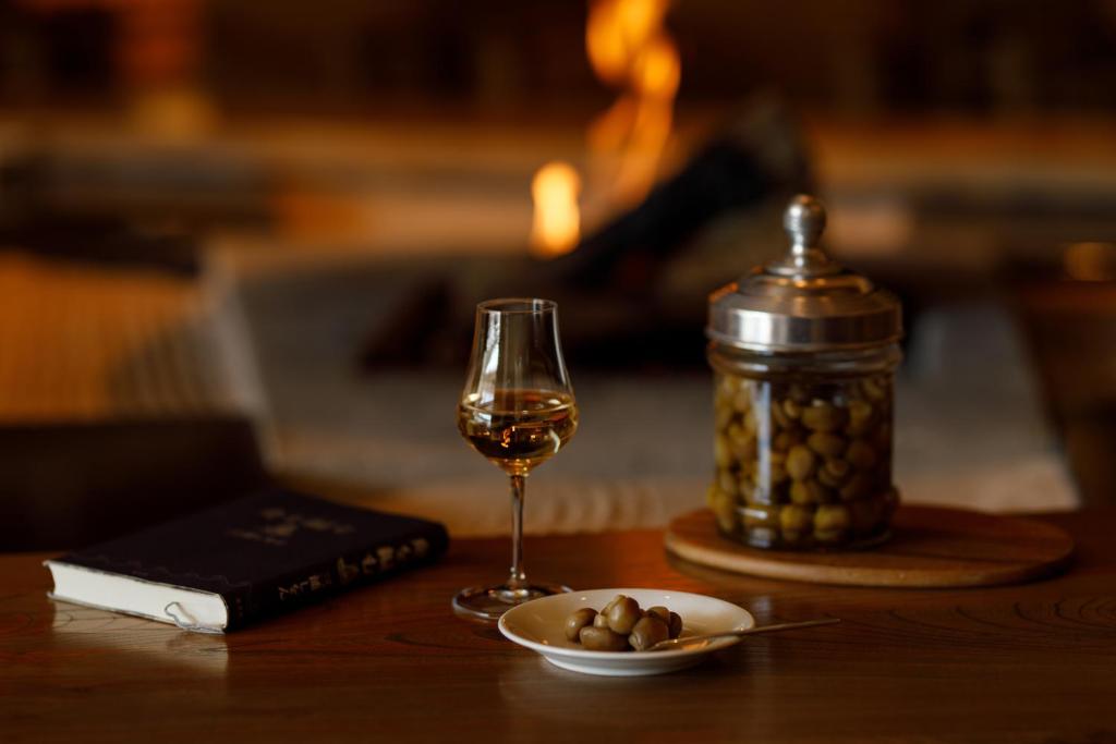 Shared lounge/TV area