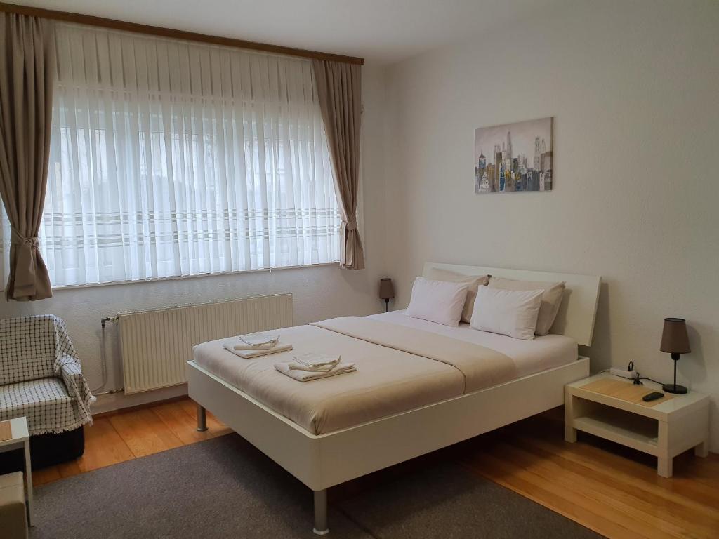 Studio Apartman 11, Bihać