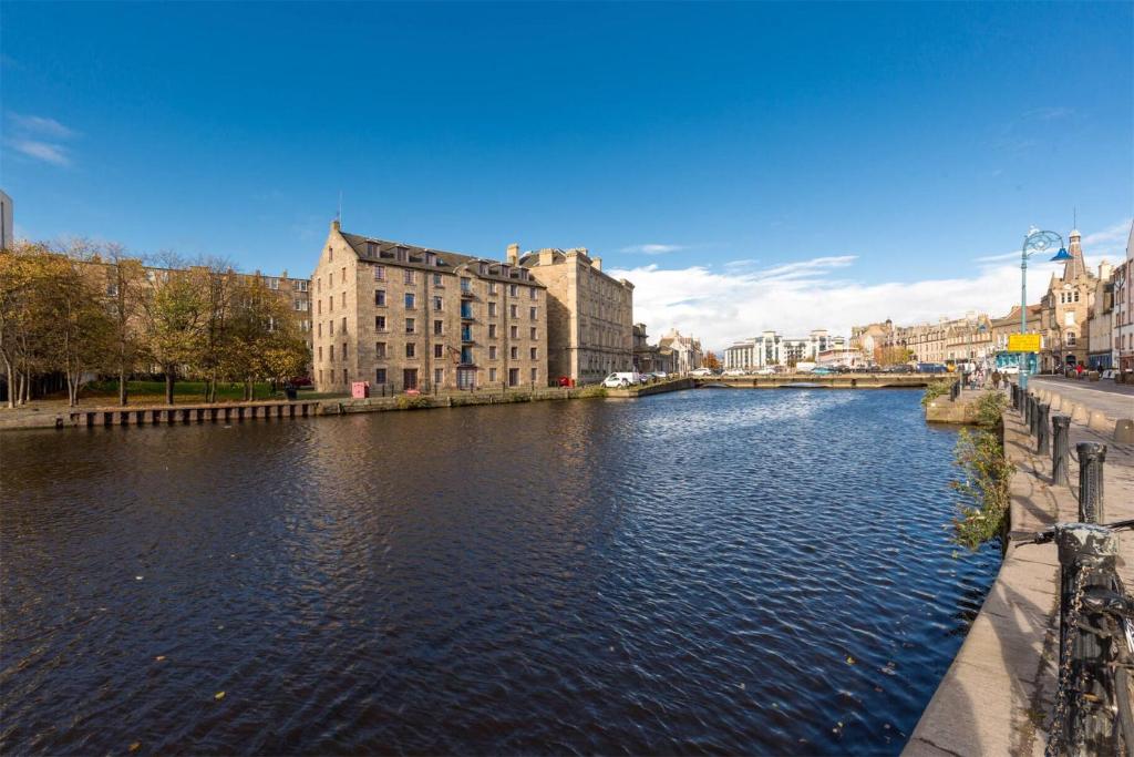 Whisky Bond Conversion at Commercial Wharf Edinburgh photo 4