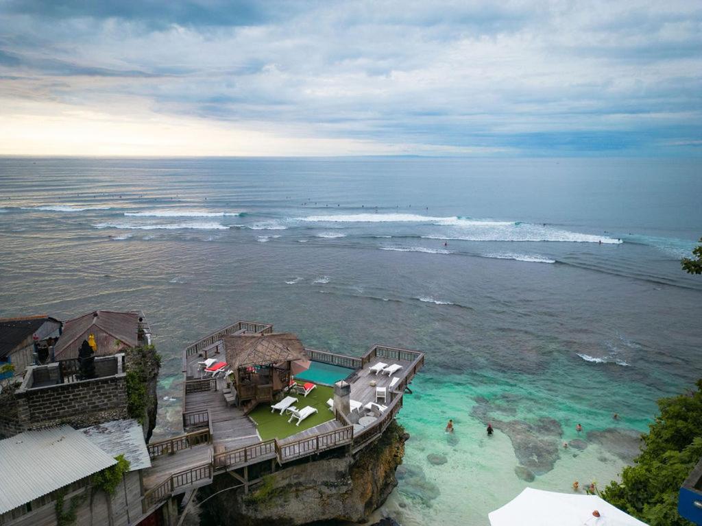 Uluwatu Cliff Apartments — Hotel in Bali