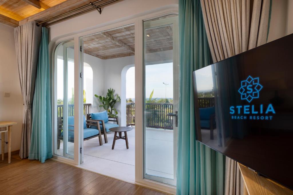 Shared lounge/TV area