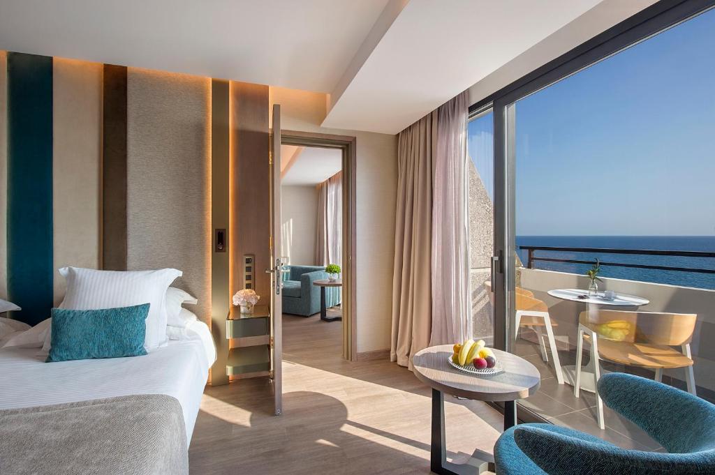 Amathus Beach Hotel Limassol photo