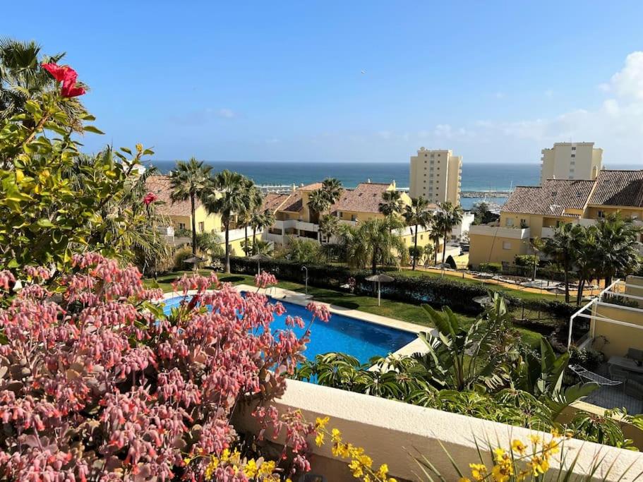 Puerto Alto 6-4 with stunning sea-view, Estepona