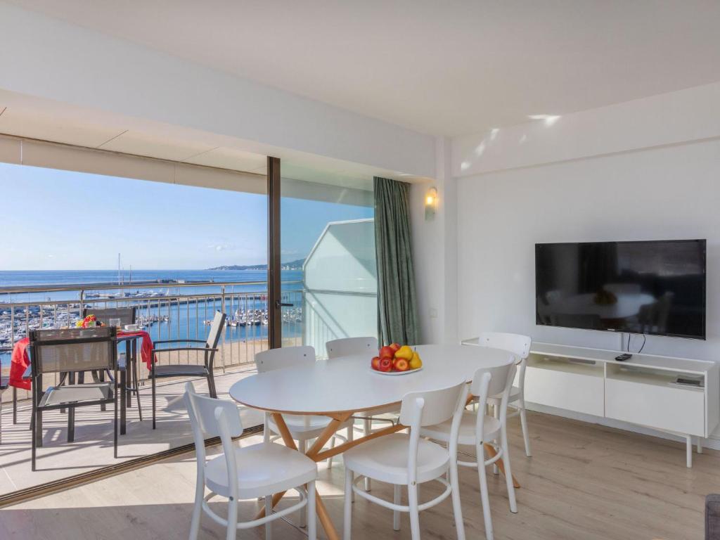 Apartment Jaume II-2 by Interhome - 1