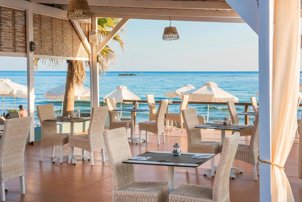 Compass beach — Restaurant & bars in Stalida