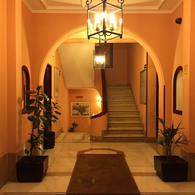 Entrance, CH Otello Rooms - Madrid                      in Madrid