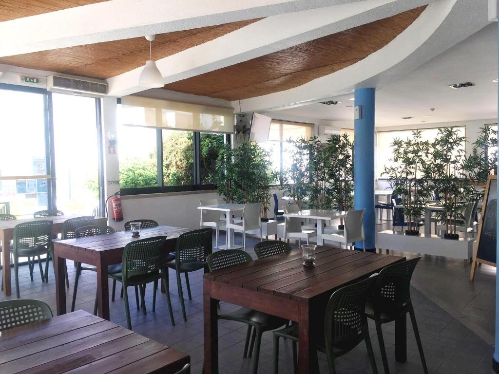 Restaurant, Clube Alvorferias in Alvor