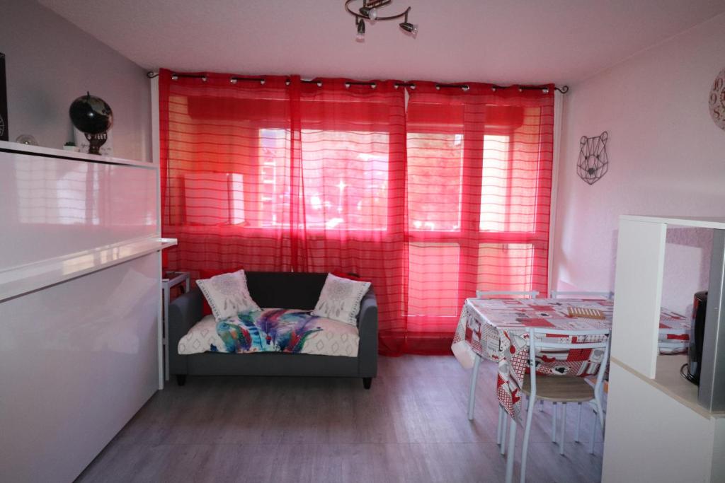 Studio St Lary village-vue montagne. - 1