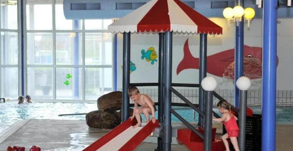 Swimming pool, Thyregod Kursuscenter in Give