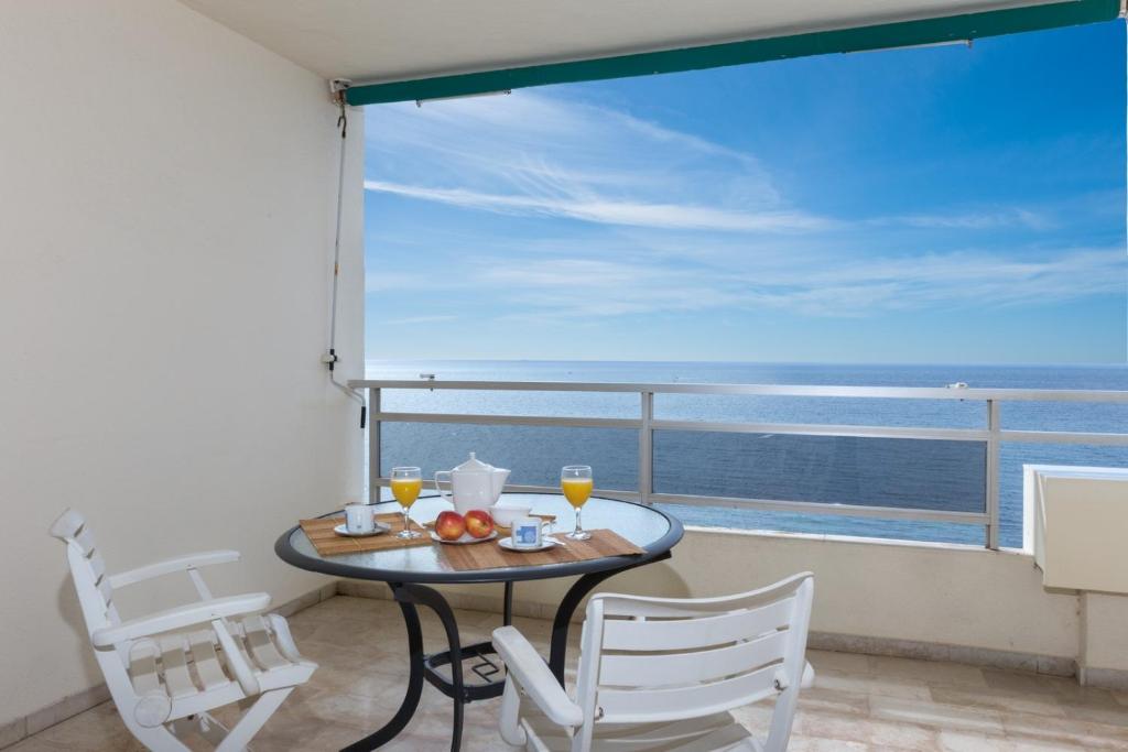 Front sea view apartment on Marbella's beach promenade - 4