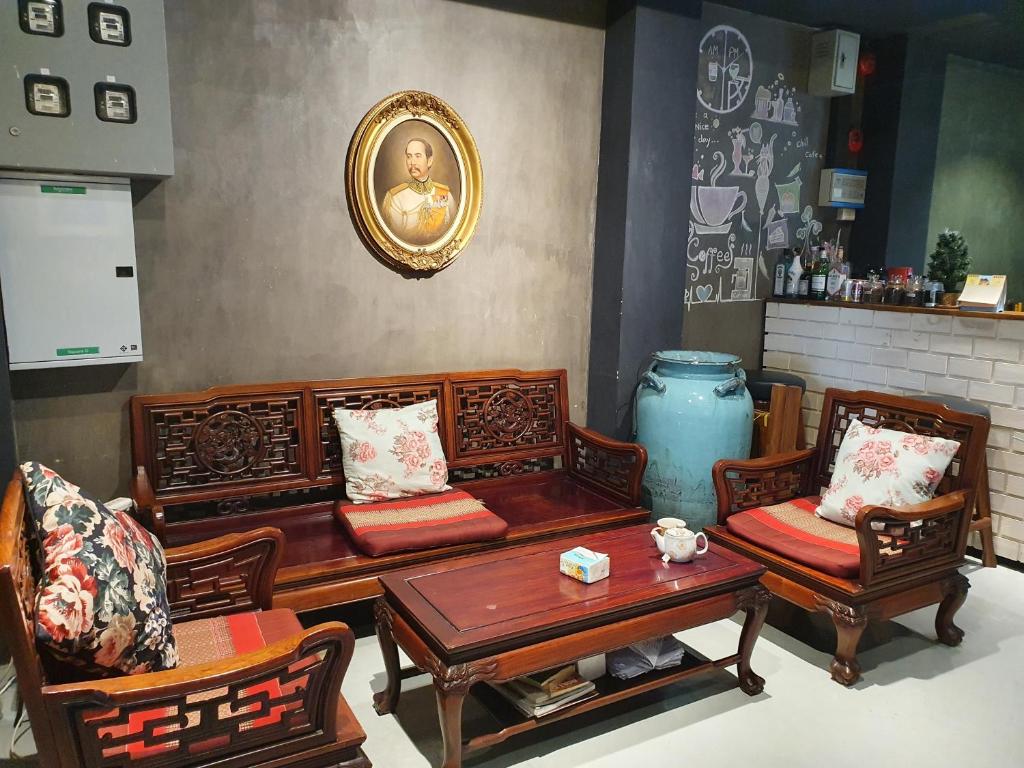 班瓦兰蓬酒店 (Baan Wualamphong)
