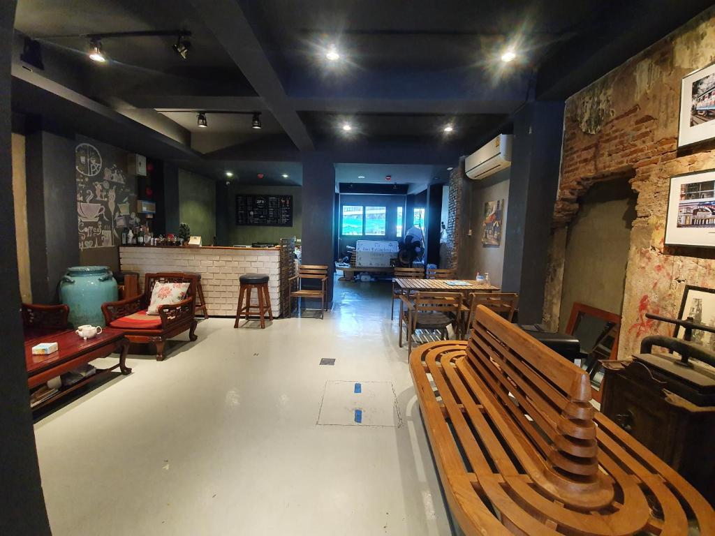 班瓦兰蓬酒店 (Baan Wualamphong)