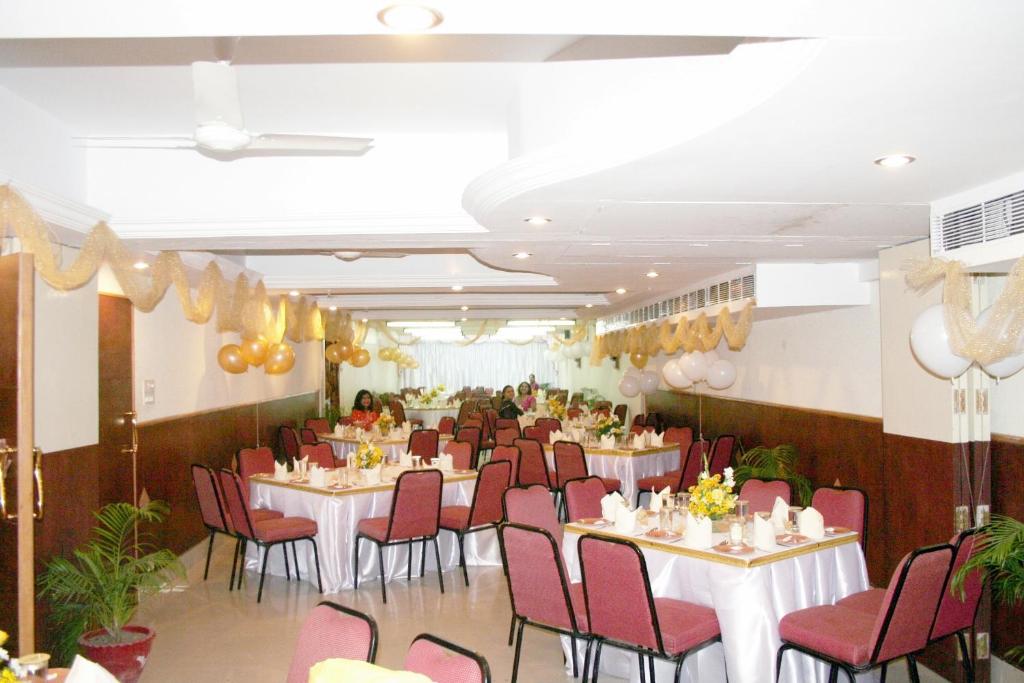 Banquet hall, Hotel Pandian in Chennai