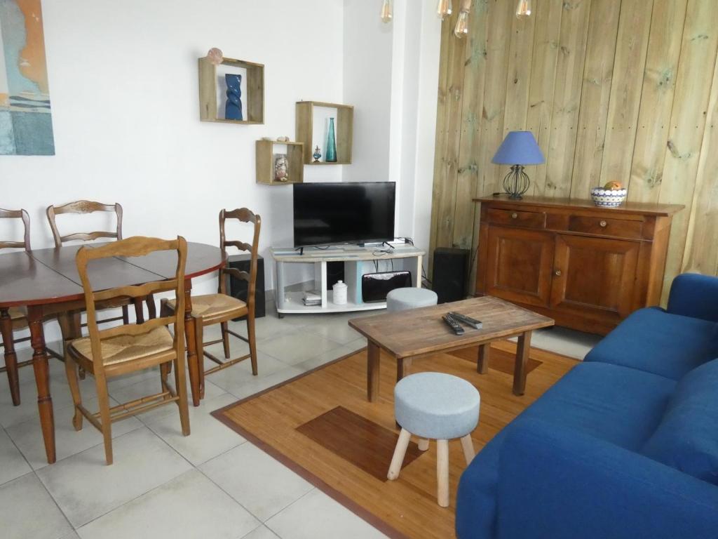 Appartement T3 en centre-ville avec terrasse et parking privé à Royan - FR-1-71-90 - 1