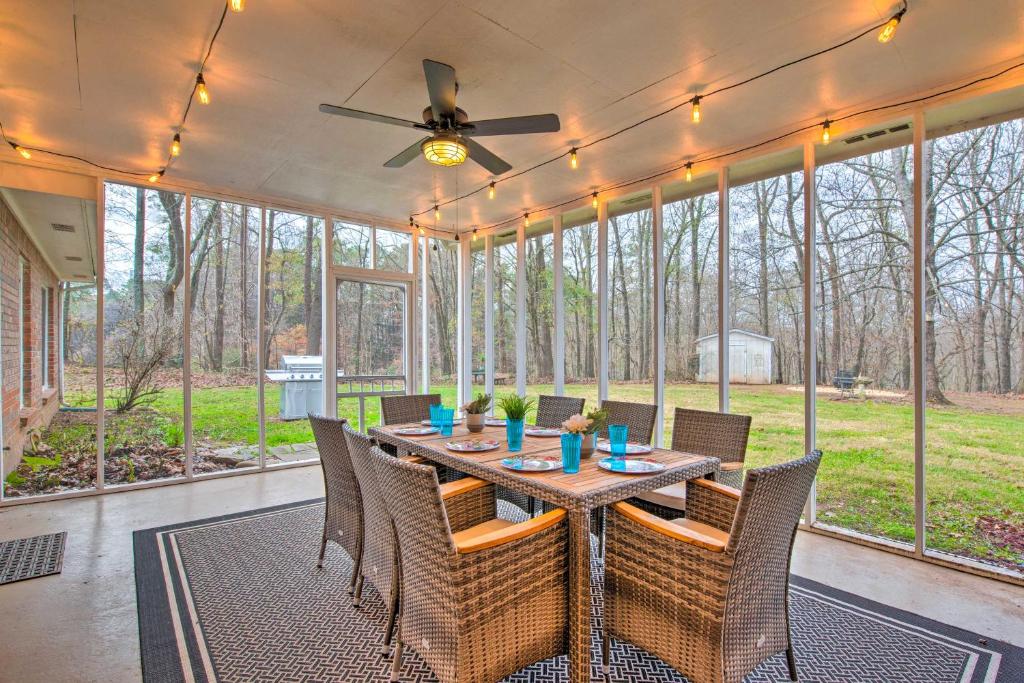 Ranch Home with Front Porch on Etowah River!, Cartersville