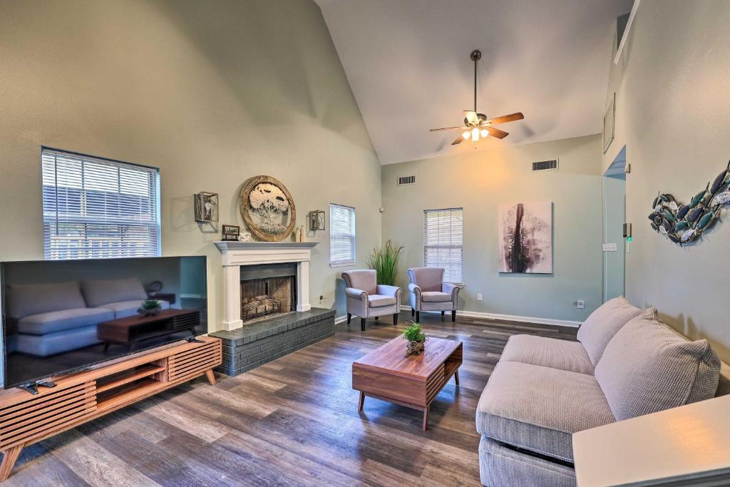 Tranquil Retreat with Dock on Lake Hamilton!, Hot Springs