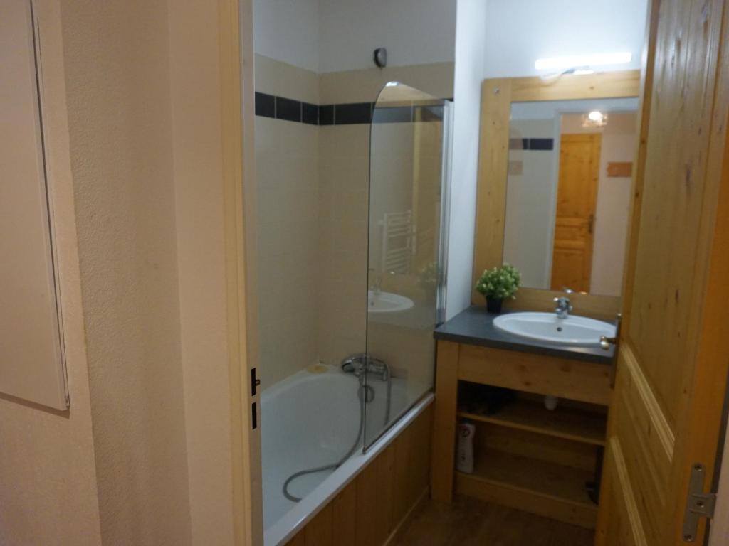 Appartement 2 pièces cabine, 6 personnes, piscine, parking, WiFi - FR-1-636-13 - 3