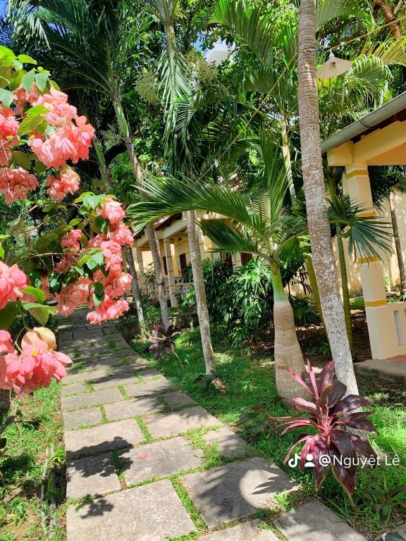 BUNGALOW HA THU photo