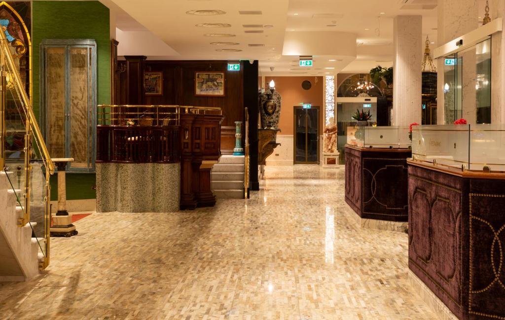 Lawlors Hotel photo