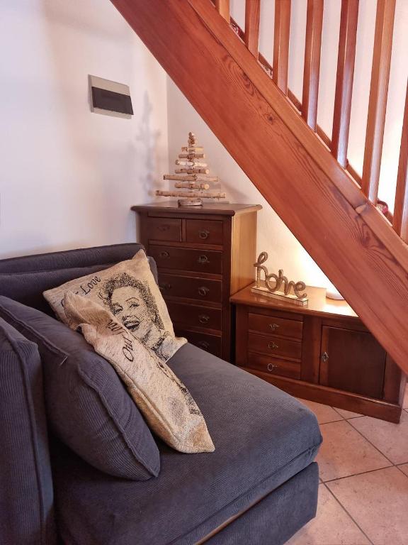 L'insolito posto, Nus