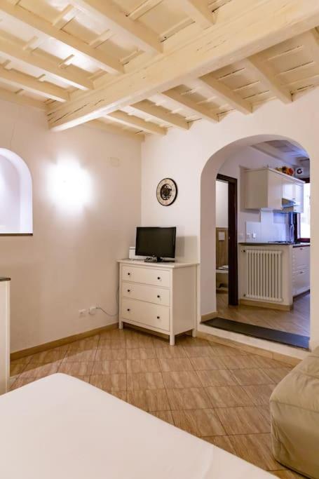 Lovely portion of property few steps from Basilica Santa Croce - 5