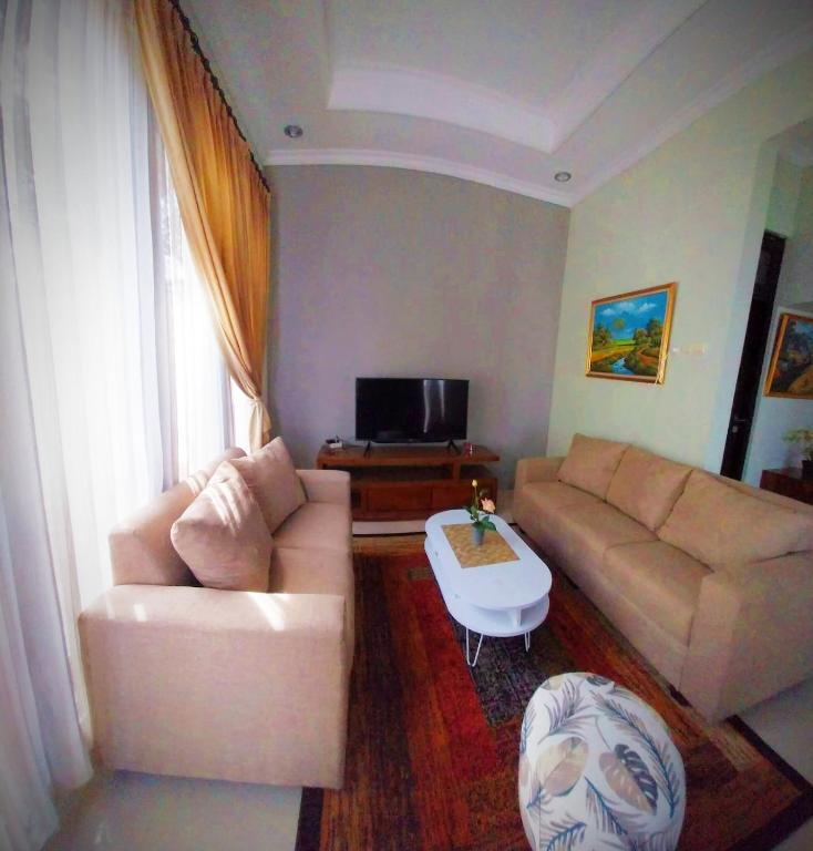 Gated 3BR Residence - 10 mins from Malioboro, Yogyakarta