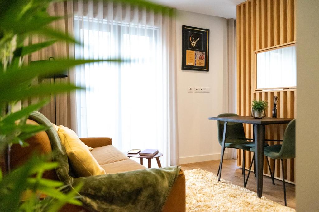 The Beautiful Ones Studio, Porto