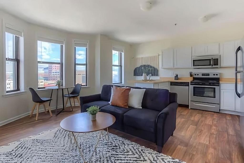 Perfect 1BR In Prime Location & View of Stadiums, Detroit