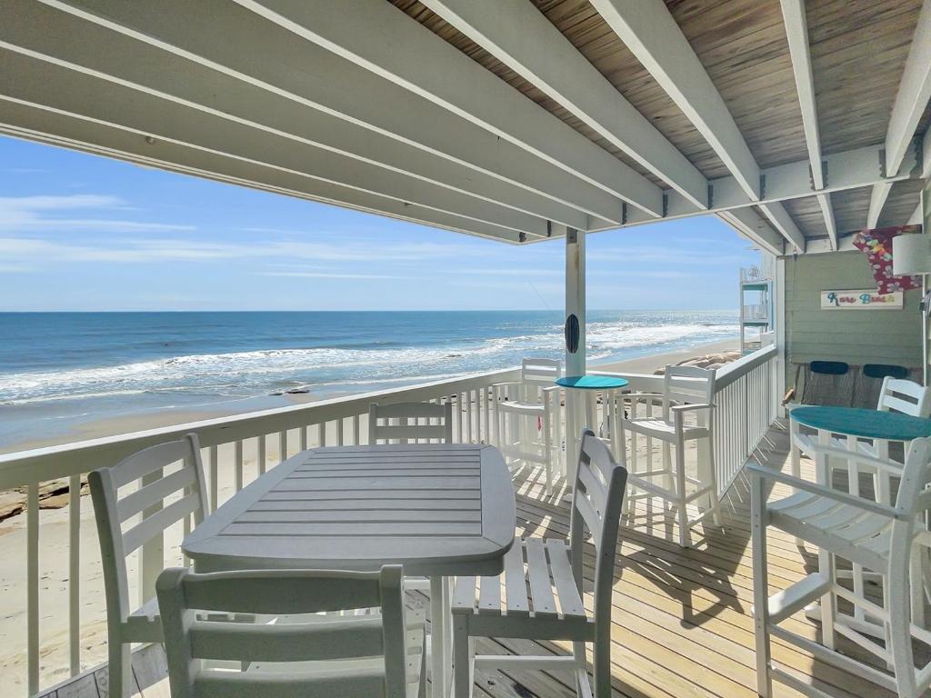 Ocean Dunes 1st Floor Unit - Oceanfront w Pools - Kure Beach Rental, Kure Beach