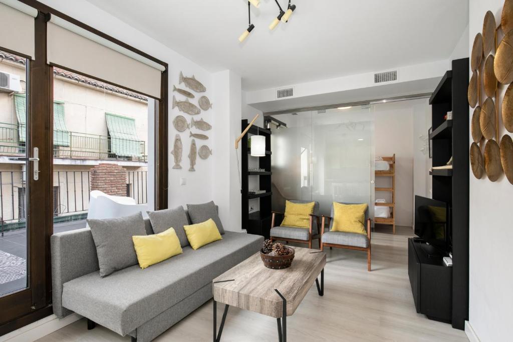 HI ROOM - Smart Apartments - PENTHOUSE, Granada