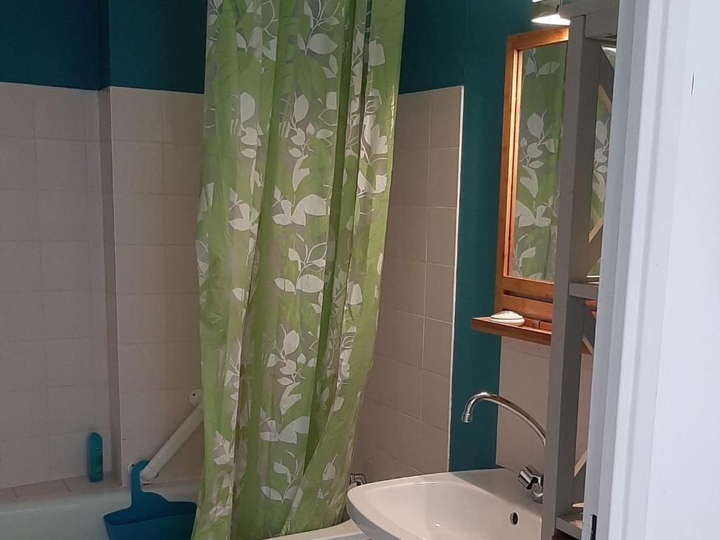 Appartement T3 idéal, proche plage et centre, parking, balcon - FR-1-319-491 - 2
