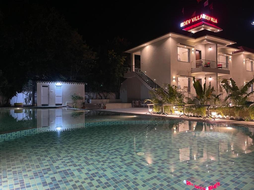 Dev Villa Resort