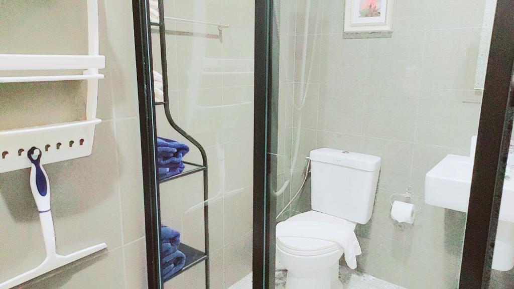 New. Beautiful One Bedroom Pool Access Condo. Only 200 metres to the beach. photo