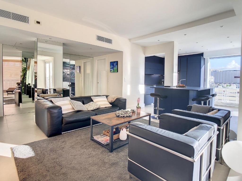 Penthhouse 1 & 2 bedroom apartment 2 mins from the Croisette 335 - 3