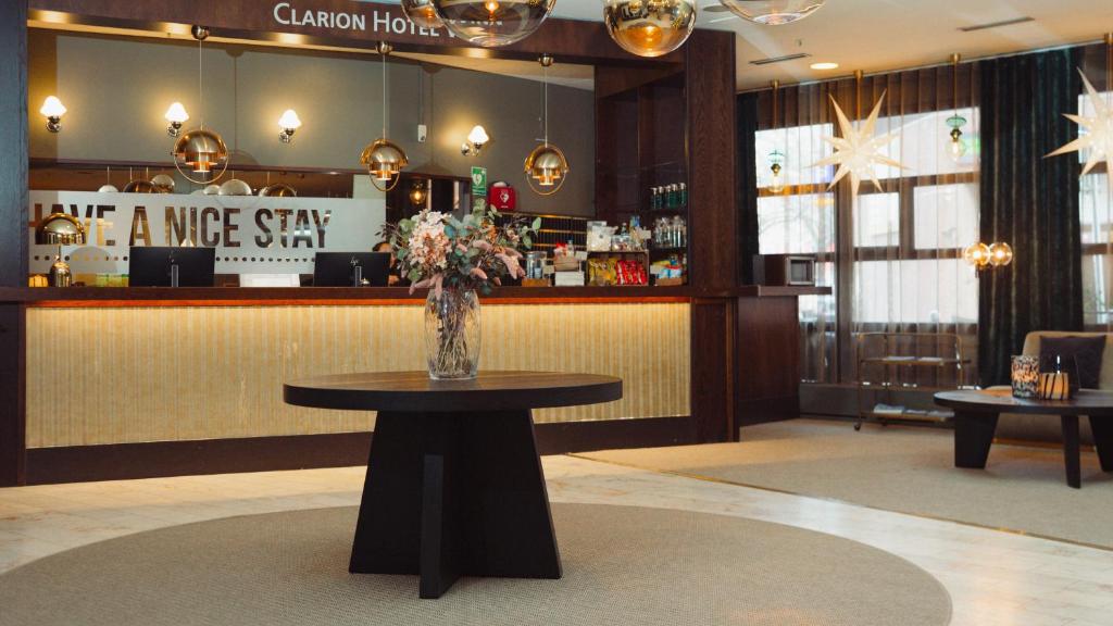 Clarion Hotel Winn photo