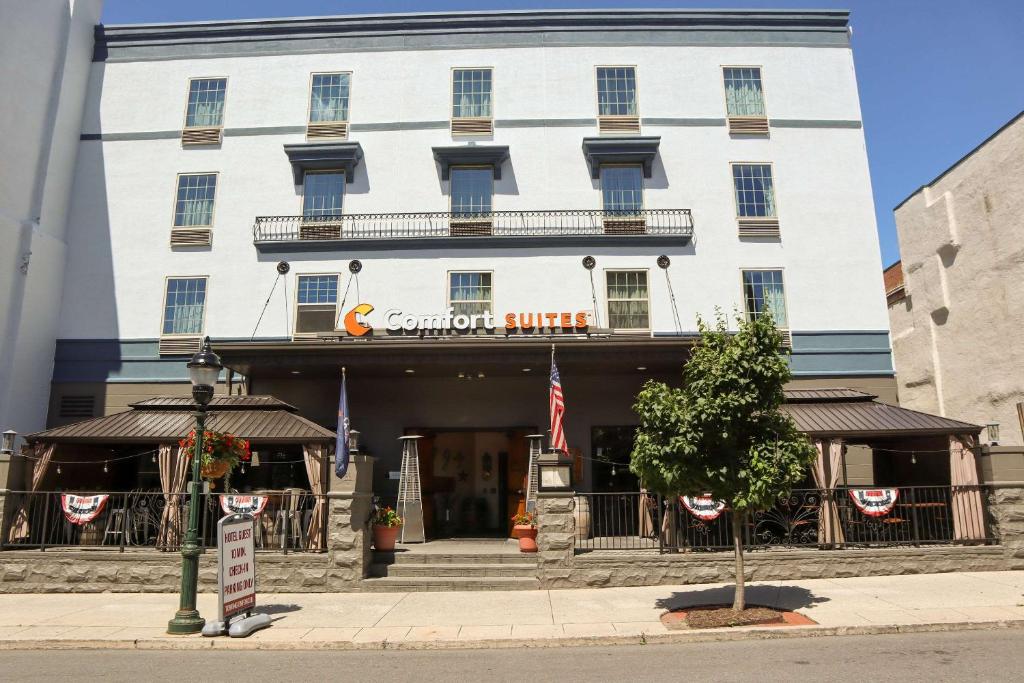 Comfort Suites Downtown Carlisle photo